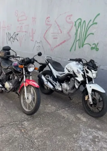Pra vender as duas motos, a outra e uma fan 2011