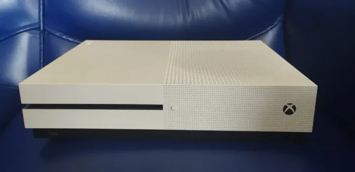 XBOX ONE S 1 TB