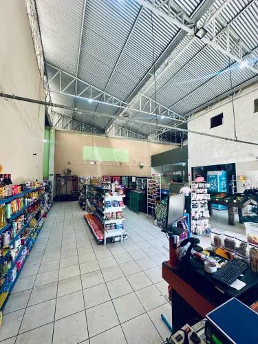 GALPÃO COMERCIAL 220 m² - 2 OPÇõES DE COMPRA
