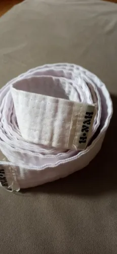 Faixa branca de jiu jitsu