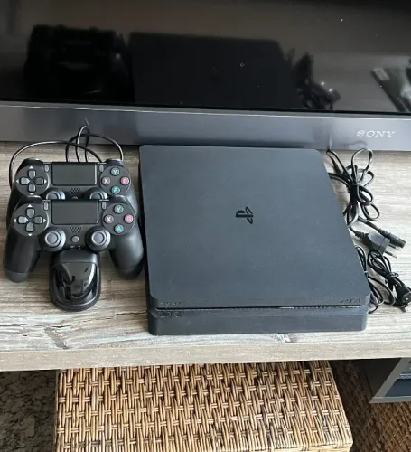 Play Station 4