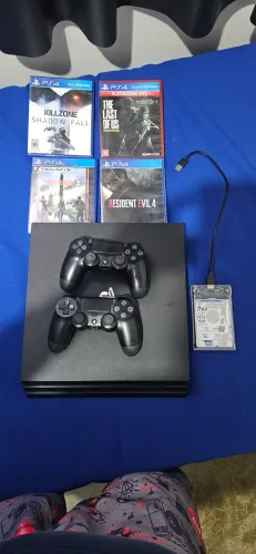Ps4 pro como hd 1tb + jogos