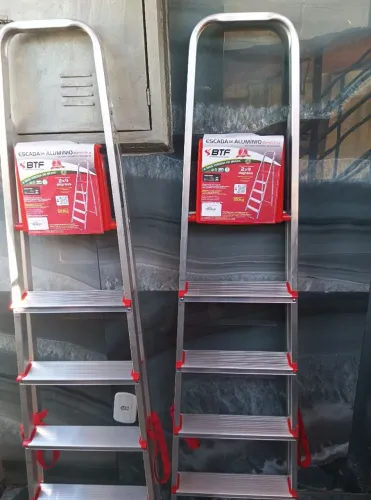 !! ESCADA DOMÉSTICA DE 5 DEGRAUS NOVA!! LEIA A DESCRIÇÃO do anúncio