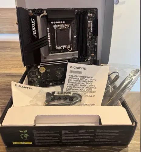 Placa mãe Gigabyte Aorus Pro AX B760M DDR5 mATX Intel LGA1700