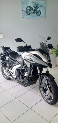 NC 750X ABS PRATA 2025 BAIXO KM IMPECAVEL