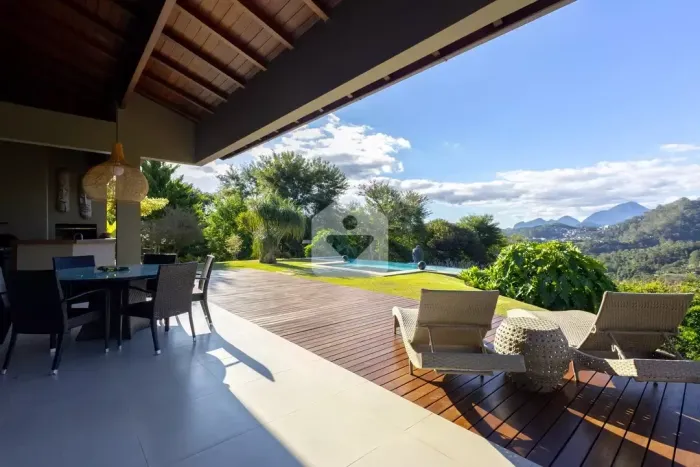 Casa para venda com 7 quartos, 7947m² - Nogueira - Petrópolis/RJ