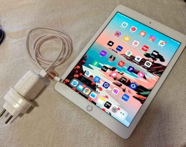 iPad 6ª Geração 128GB Prata