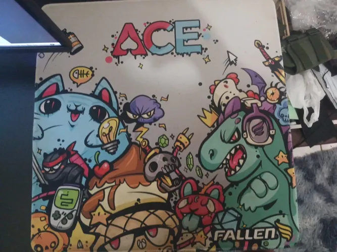 mouse pad fallen