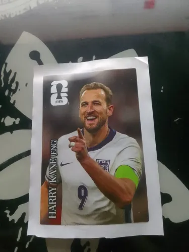 Figurinha CC3 Harry Kane Inglaterra Coca-Cola-Copa 2026