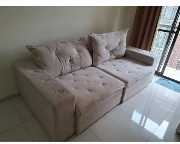 Vendo sofá retrátil, bom estado.