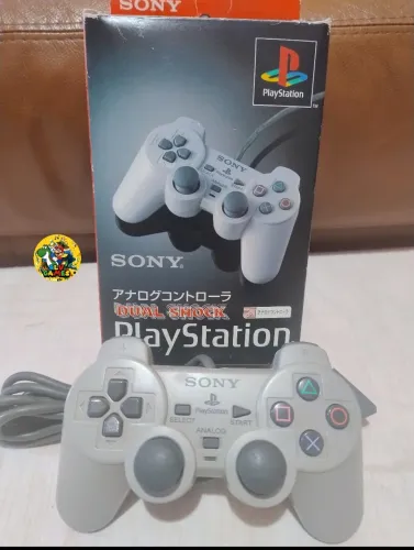 Controle PlayStation 1 original na caixa