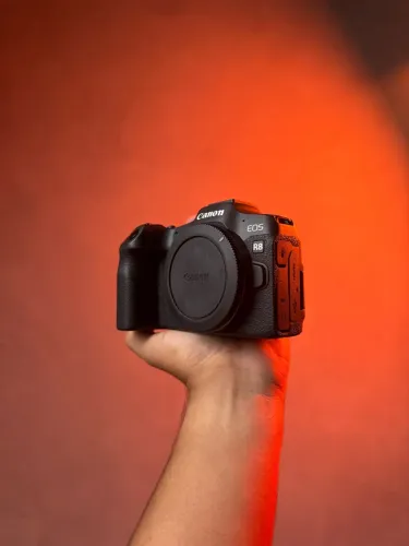 Canon EOS R8 em estado de NOVA (com caixa)