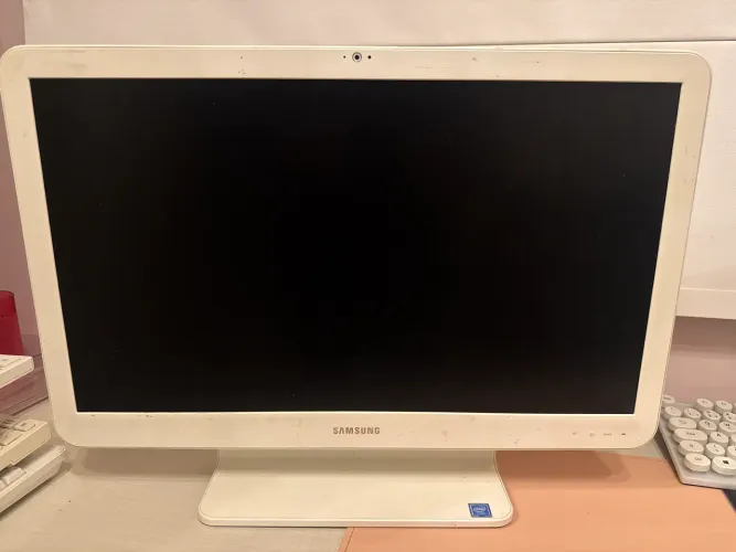 Computador Samsung All in One com SSD - Rápido e Compacto