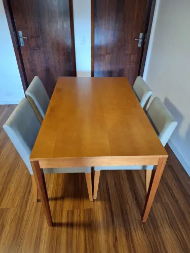 Mesa e cadeiras Tok Stok