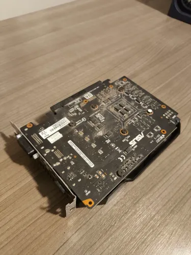 Placa de vídeo NVIDIA Geforce GTX 1650 4GB