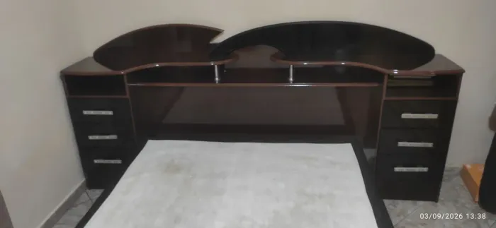 VENDO CAMA BOX CASAL/SEM COLCHÃO E CABECEIRA TOP. Não Fazemos entrega.