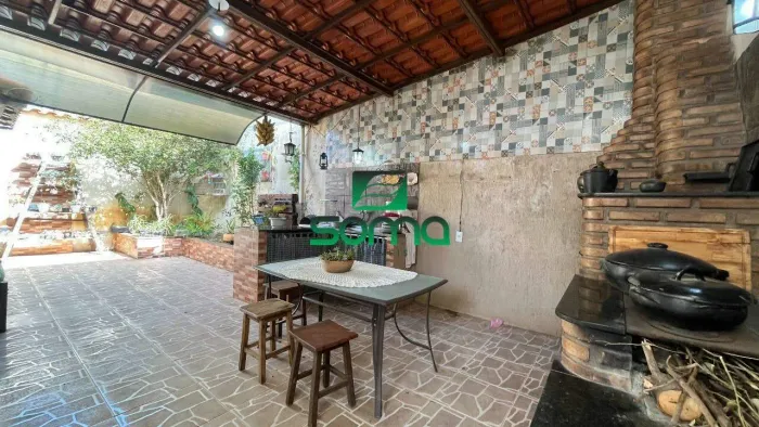 Casa à venda, 5 quartos, 1 suíte, 2 vagas, Gávea I - Vespasiano/MG