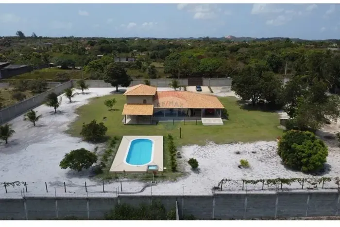 Sítio Espetacular com 6.420 m², Casa Ampla de 271 m², Piscina e Estrutura Completa