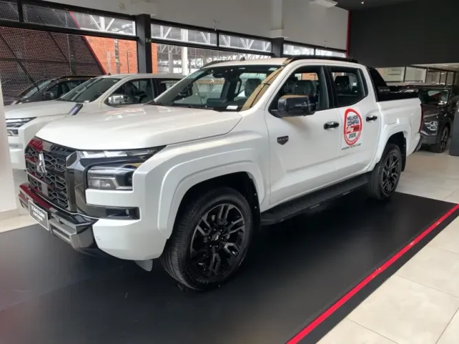 Mitsubishi TRITON Katana 2.4 CD 4X4 TB Diesel Aut. 2027