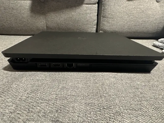 PlayStation 4 Slim 1 TB