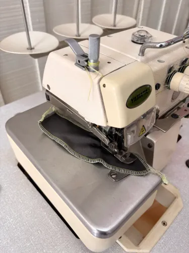 Máquina de Costura Overlock