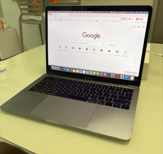 MacBook Pro 13? 2017 i5 / 8GB / 256GB SSD - Caixa Original