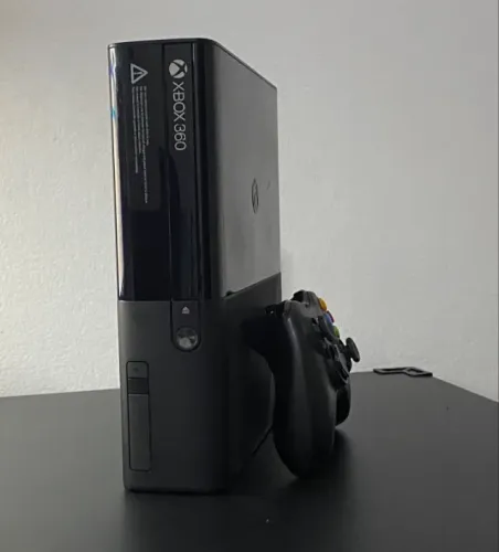 Xbox 360 Slim Desbloqueado + 33 Jogos + Controle + Fonte Descrição