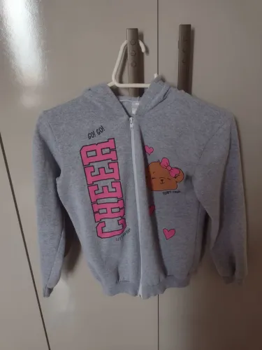 Casaco infantil com capuz 