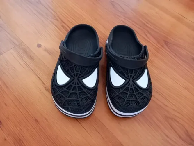 Sandália Crocs Infantil Homem Aranha número 31/32