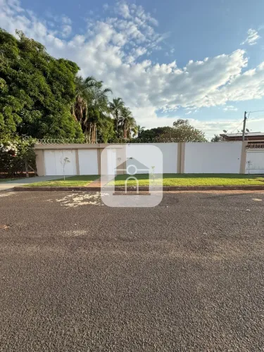 CASA 03 SUITES PARA LOCAÇÃO BAIRRO SIBIPIRUNA
