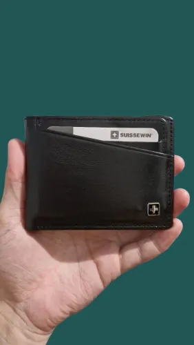 Carteira Masculina de Couro com Porta Cartão e Documento SwissOne Preto