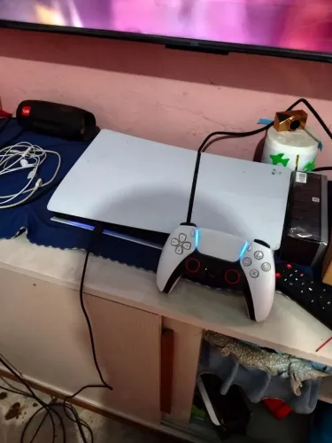 PS5 Novo e uma TV 50 pol