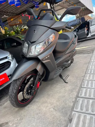Moto pronta para uso, toda quitada, segundo dono