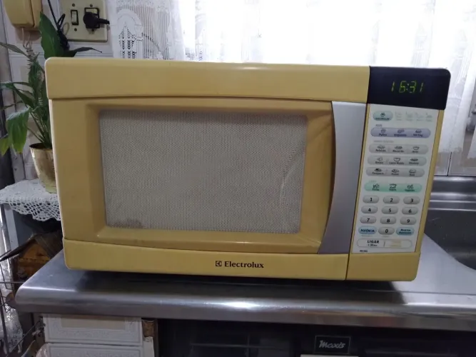 Microondas Eletrolux 28 litros Grande