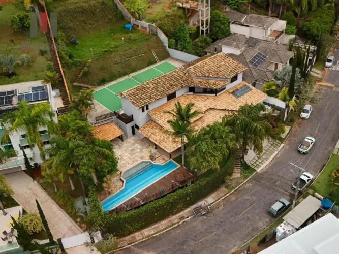 Casa com 5 quartos à venda, 645 m² por R$ 2.319.000 - Aeroporto - Juiz de Fora/MG