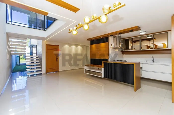 Sobrado com 3 quartos, espaço gourmet, 3 vagas, Monte Líbano, São José dos Pinhais R$ 950m