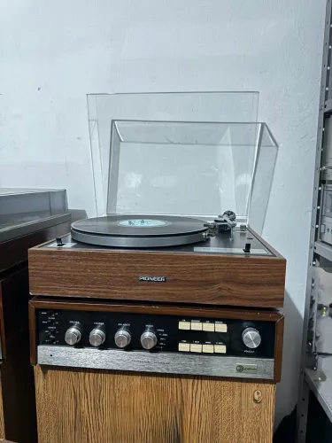 Amplificador gradiente transistor stereo 50 + toca disco Pioneer pl-12r