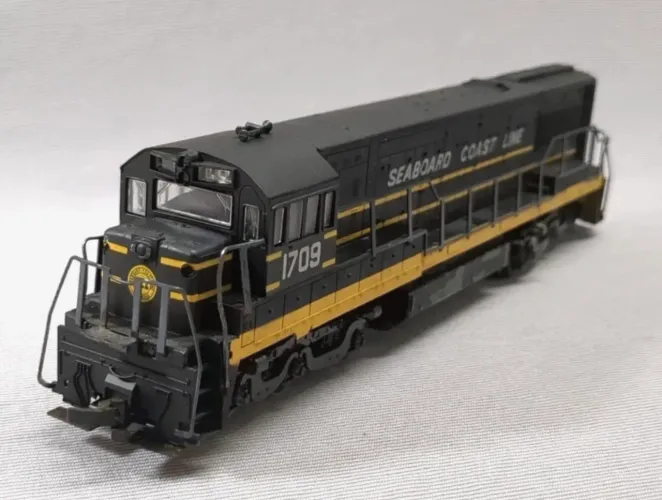 HO Scale Rivarossi  SEABOARD COAST LINE  GE U25C Diesel SCL 1709 - testado