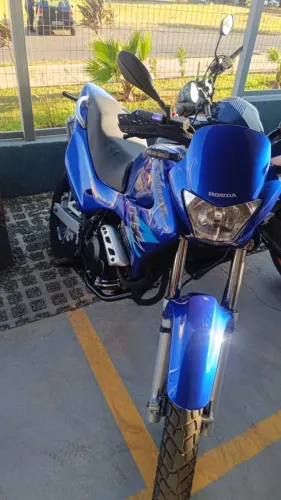 Vendo Nx Falcon 400c Leia o anúncio