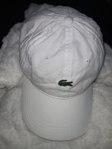 Boné Lacoste tamanho único usado