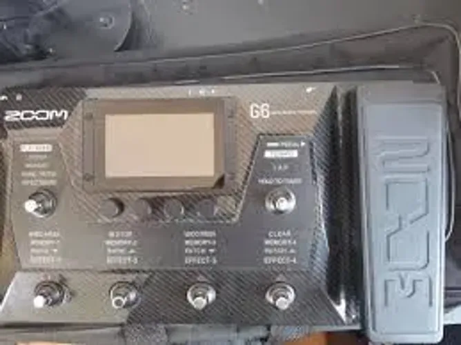 Pedaleira zoom g6