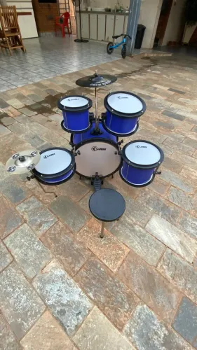 VENDE-SE BATERIA LUEN INFANTIL!