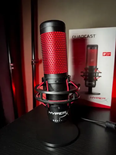 Microfone HyperX QuadCast + Braço Articulado + Caixa