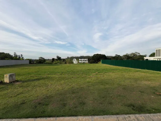 Terreno à venda no bairro Parque Villa dos Pinheiros