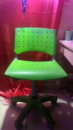 Cadeira escritorio 3 und verde, rosa e branco