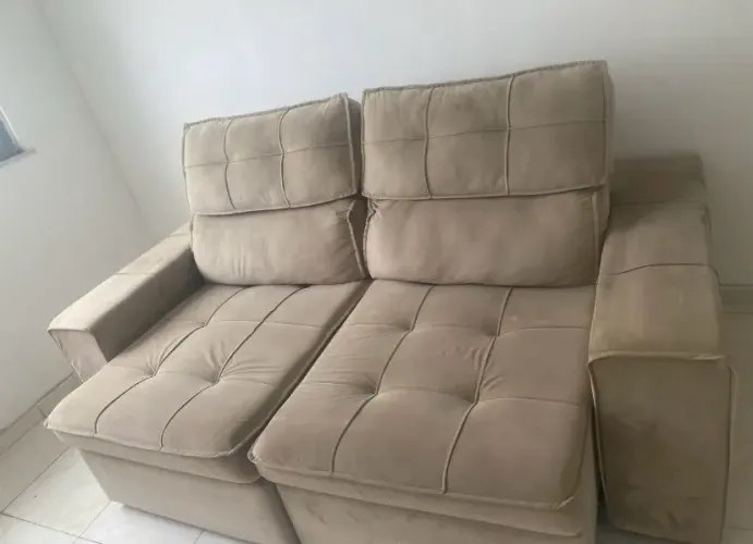 Sofá retrátil e reclinável