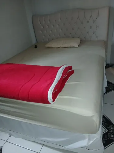 Cama box Queen com colchão e cabeceira