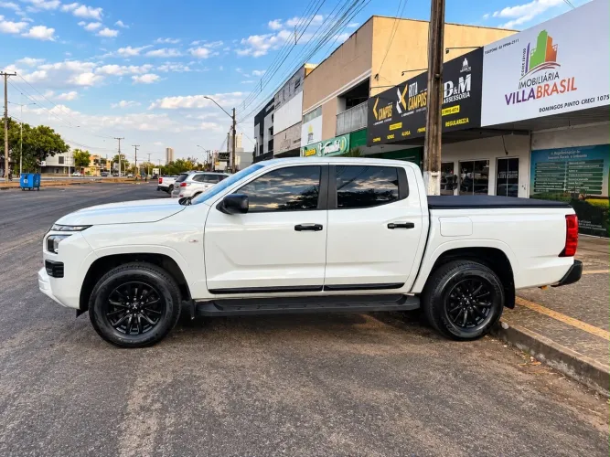Mitsubishi TRITON GL AT 4X4 2025