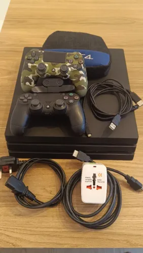 Ps4 Pro + controles + jogos + câmera