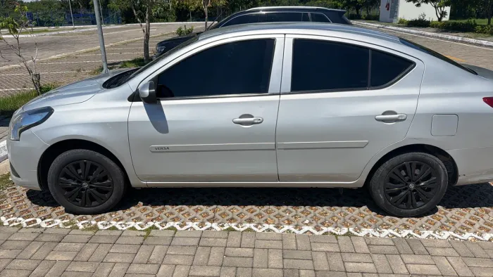 Nissan Versa 1.0 12V Flexstart 4P Mec. 2020